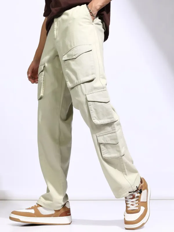 Highlander Men Beige Straight Fit Solid Cargos