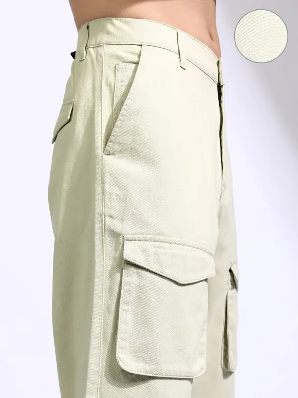 Highlander Men Beige Straight Fit Solid Cargos