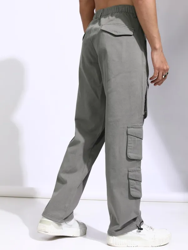 Highlander Men Grey Straight Fit Solid Cargos