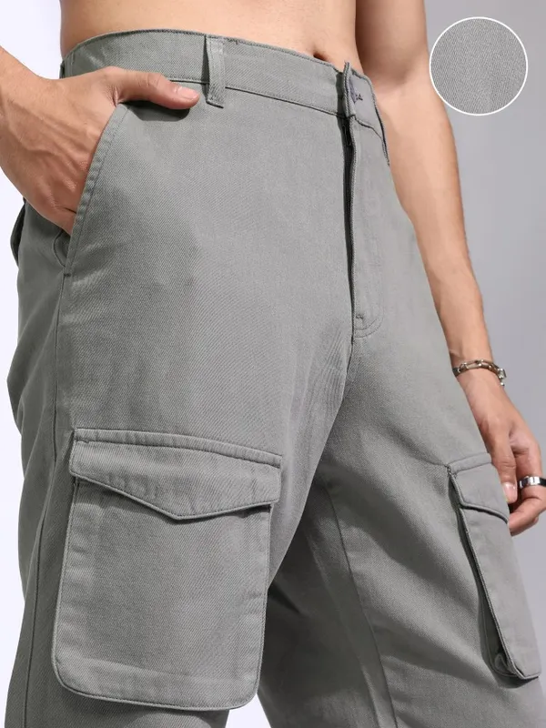 Highlander Men Grey Straight Fit Solid Cargos