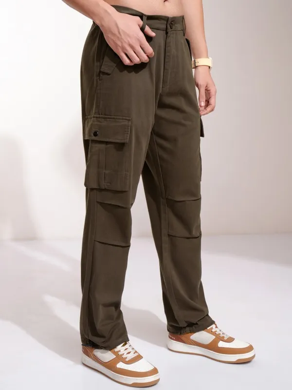 Highlander Men Brown Straight Fit Solid Cargos