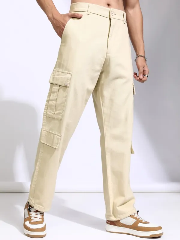 Highlander Men Beige Straight Fit Solid Cargos