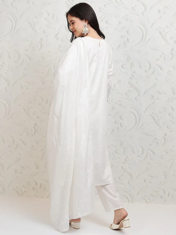 Women Kurta With Trousers & Dupatta
