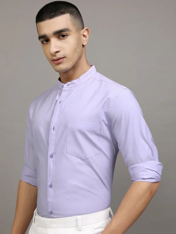 Highlander Men Purple Solid Slim Fit Casual Shirt