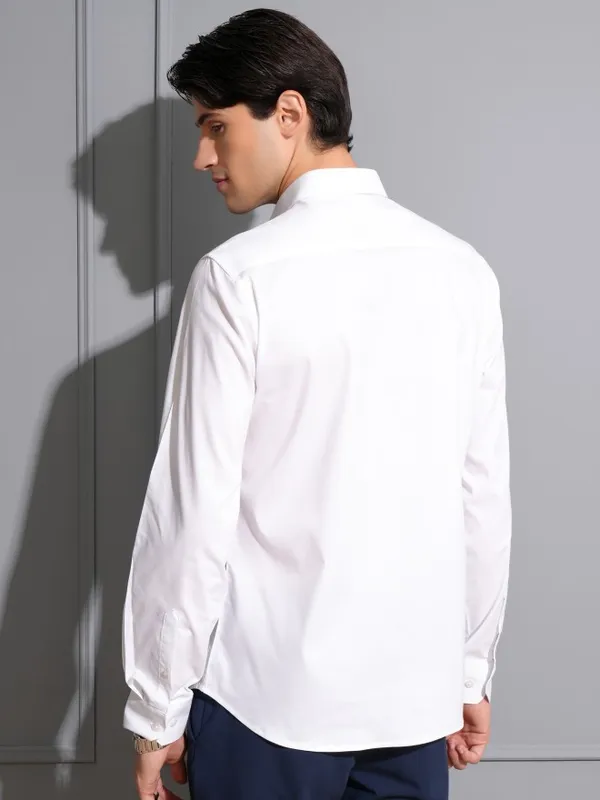 Locomotive Men White Solid Slim Fit Casual Shirt