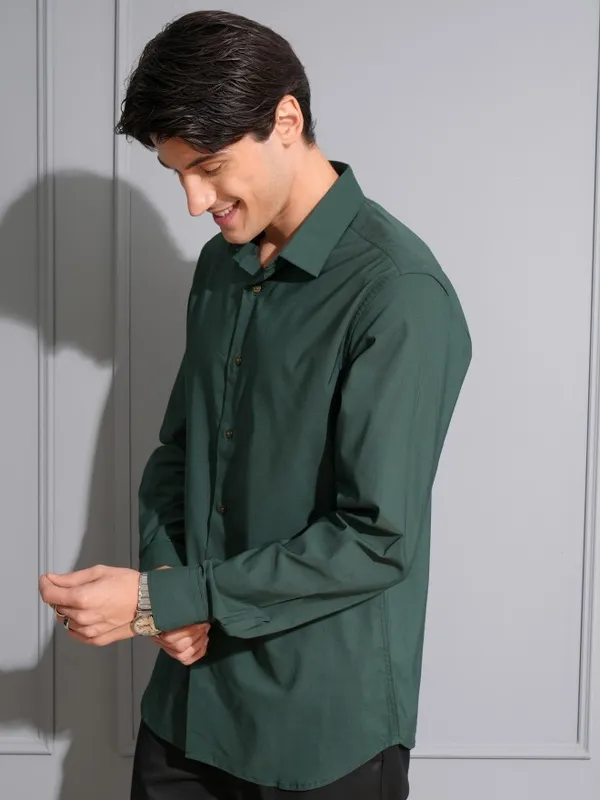 Locomotive Men Green Solid Slim Fit Casual Shirt