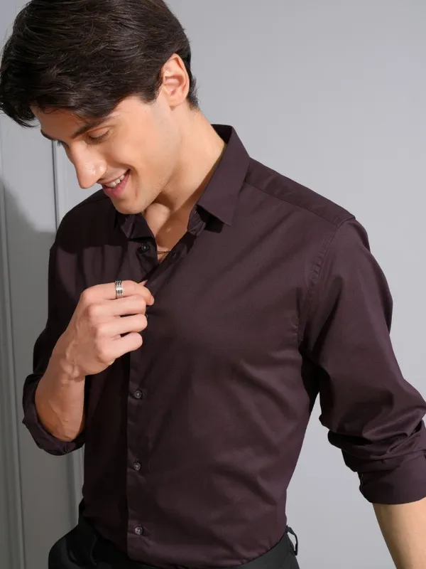 Men Slim Fit Casual Shirt