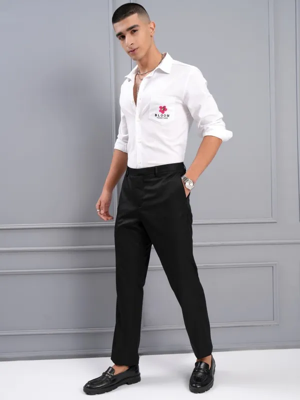 Highlander Men White Printed Regular Fit Casual Shirt