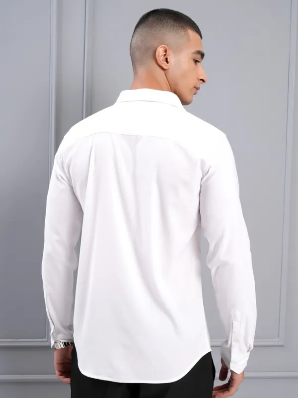 Highlander Men White Printed Regular Fit Casual Shirt