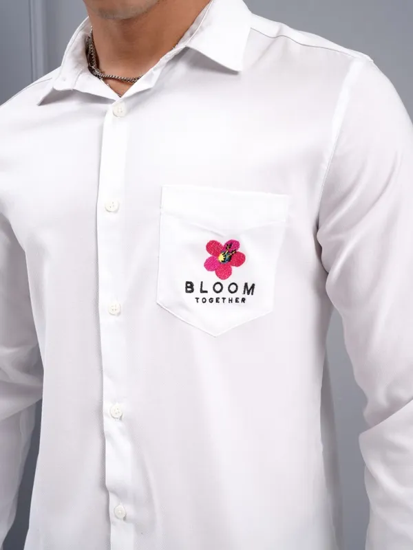 Highlander Men White Printed Regular Fit Casual Shirt