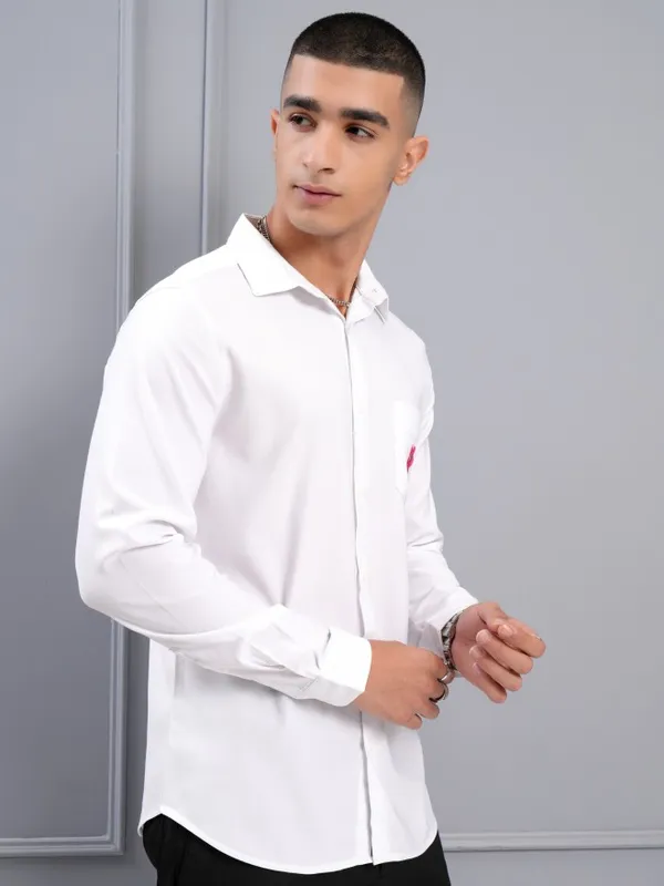 Highlander Men White Printed Regular Fit Casual Shirt