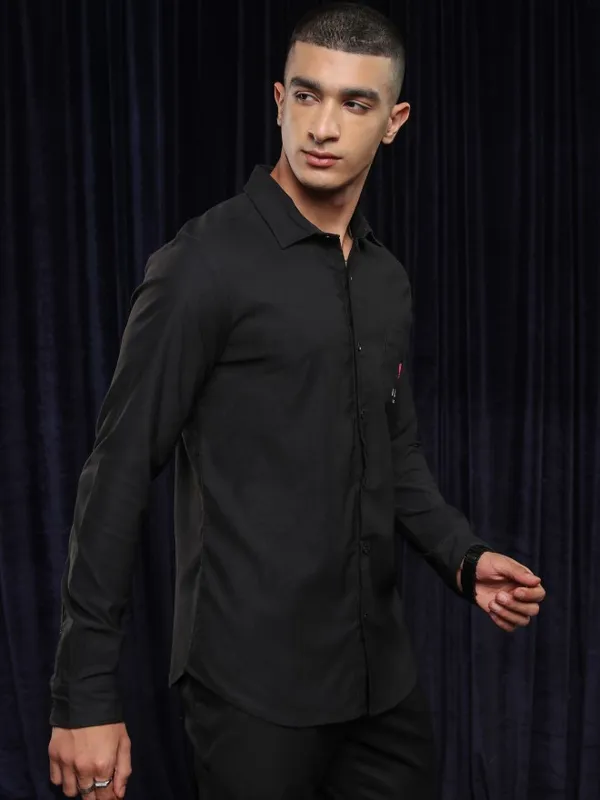 Highlander Men Black Solid Regular Fit Casual Shirt