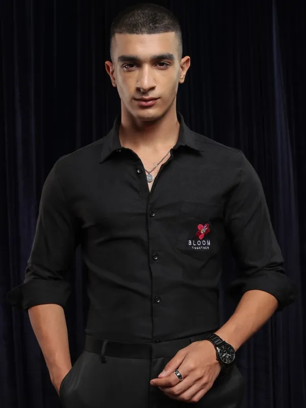 Highlander Men Black Solid Regular Fit Casual Shirt
