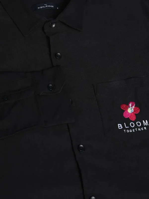 Highlander Men Black Solid Regular Fit Casual Shirt