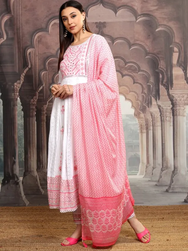 Women Kurta With Trousers & Dupatta