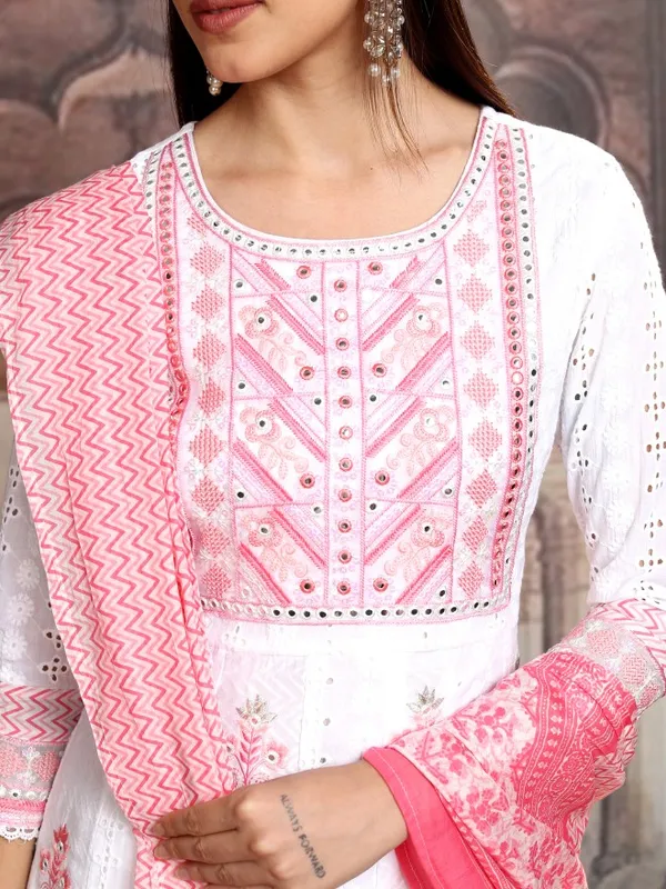Women Kurta With Trousers & Dupatta