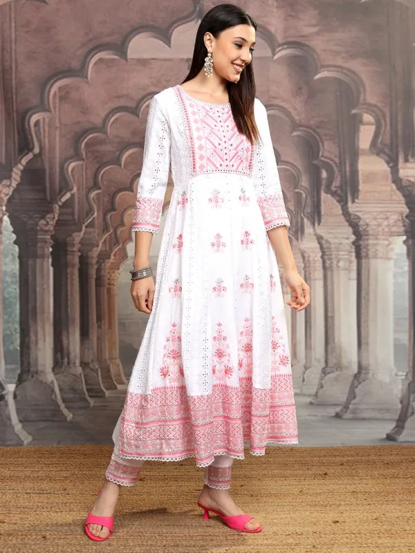 Women Kurta With Trousers & Dupatta