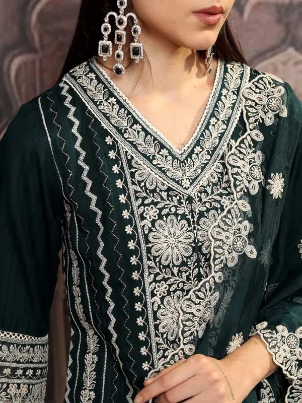 Women Kurta With Trousers