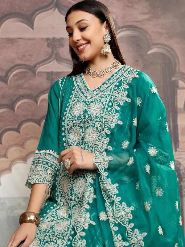 Women Kurta With Trousers