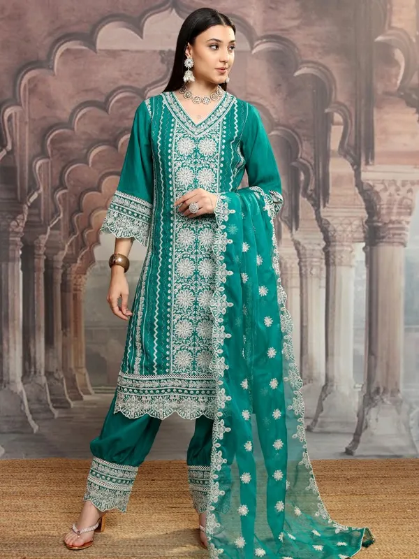 Women Kurta With Trousers