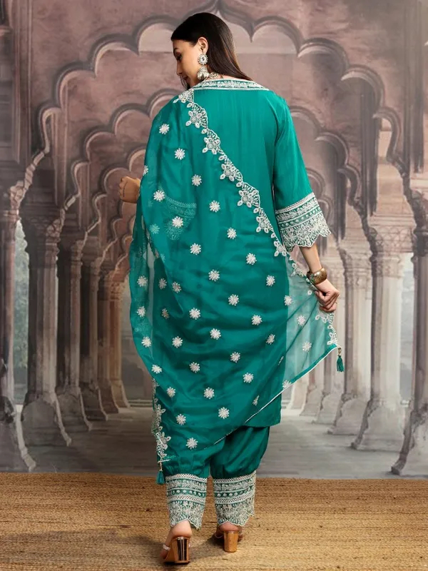 Women Kurta With Trousers
