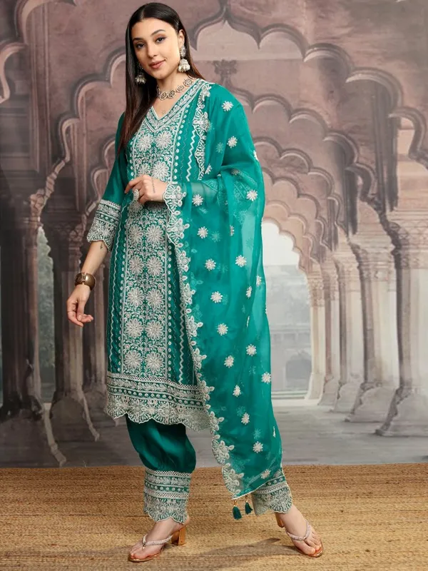 Women Kurta With Trousers