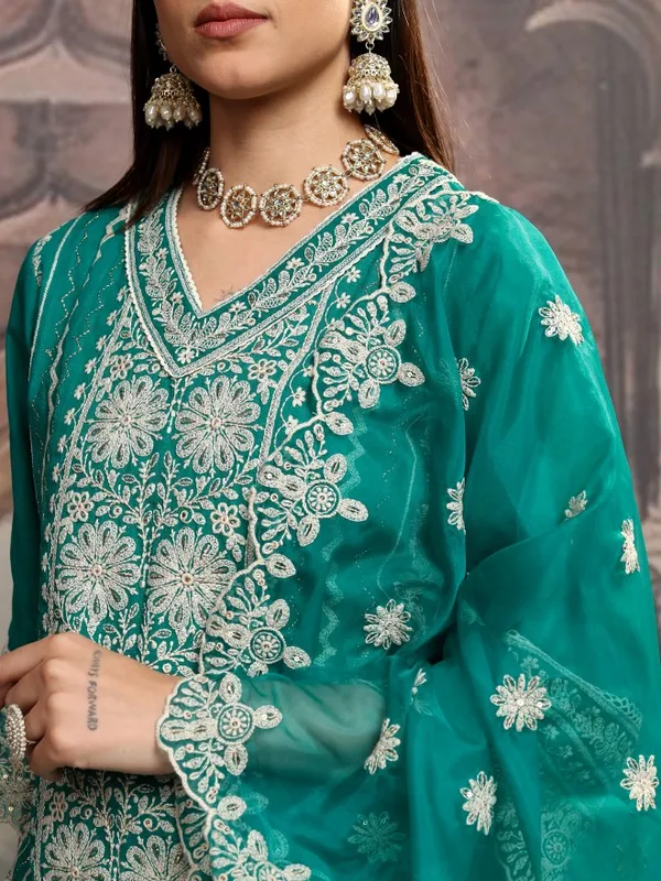 Women Kurta With Trousers