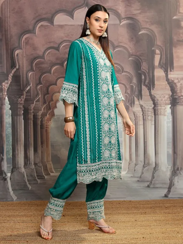 Women Kurta With Trousers