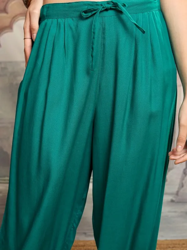Women Kurta With Trousers