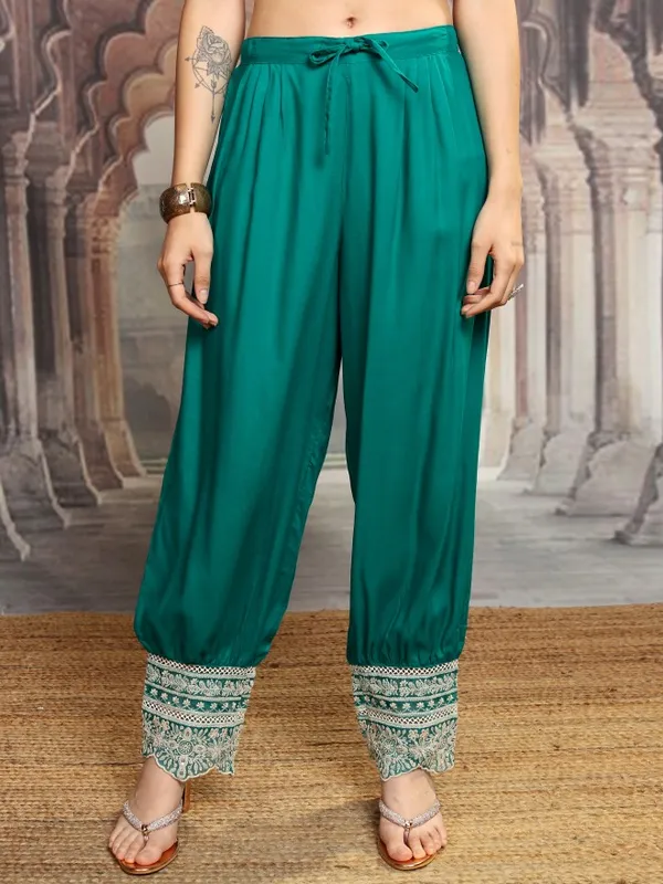 Women Kurta With Trousers