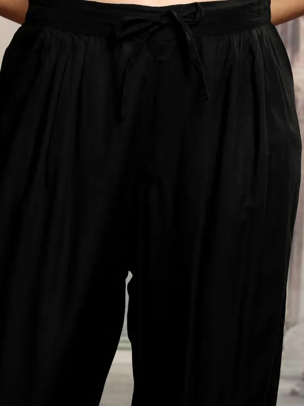 Vishudh Women Black Embroidered Kurta With Trousers