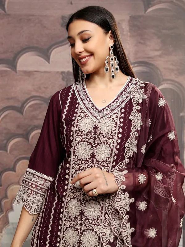 Vishudh Women Maroon Embroidered Kurta With Trousers