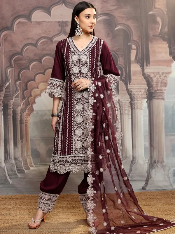 Vishudh Women Maroon Embroidered Kurta With Trousers