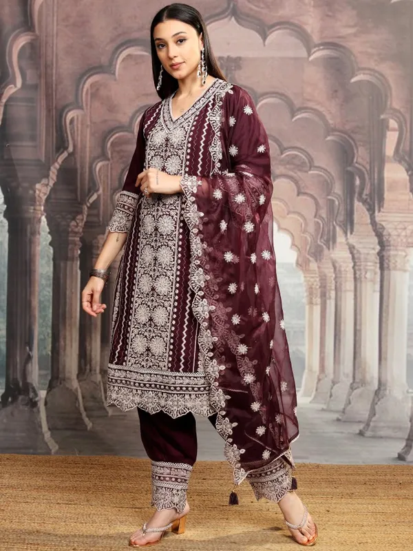 Vishudh Women Maroon Embroidered Kurta With Trousers