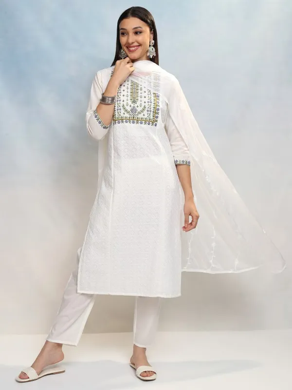 Women Kurta With Trouser And Dupatta