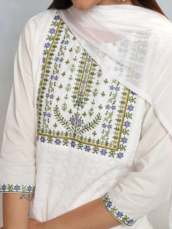 Women Kurta With Trouser And Dupatta