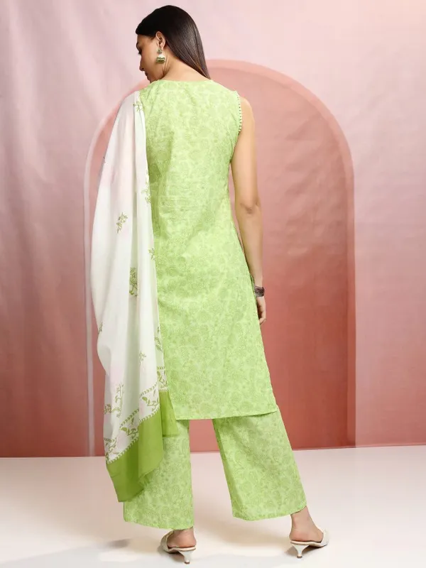 Vishudh Women Green Printed Kurta With Trousers And Dupatta