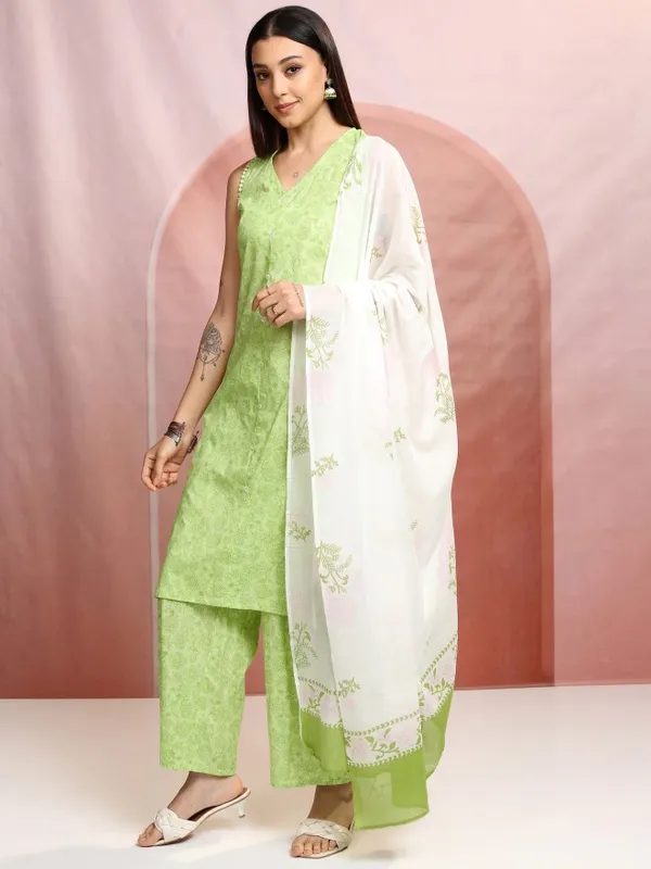 Vishudh Women Green Printed Kurta With Trousers And Dupatta