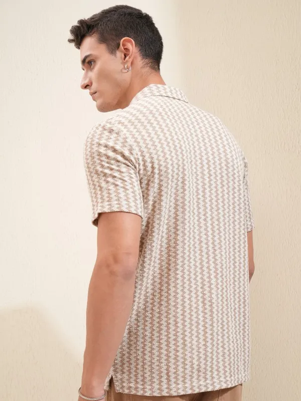 Highlander Men Beige Textured Relaxed Fit Casual Shirt