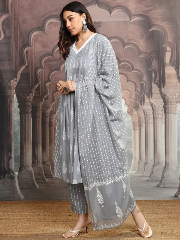 Women Kurta With Trousers & Dupatta