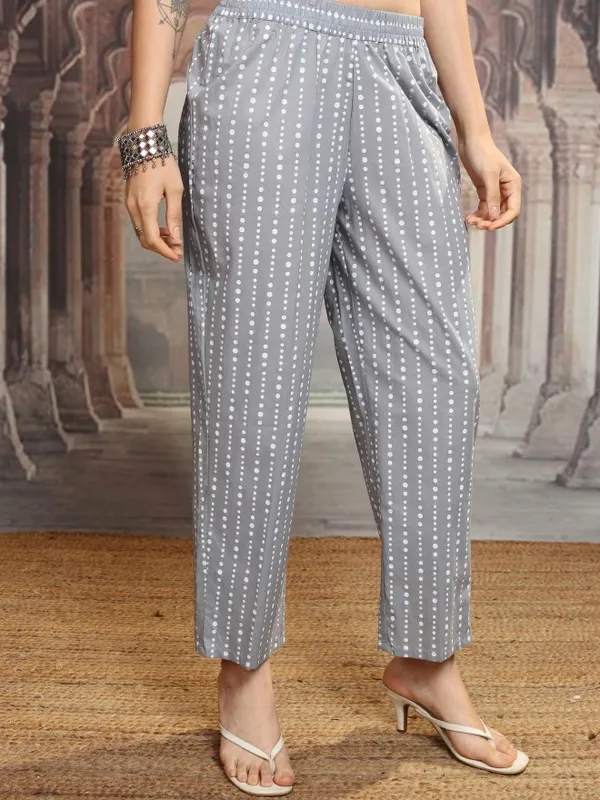Women Kurta With Trousers & Dupatta