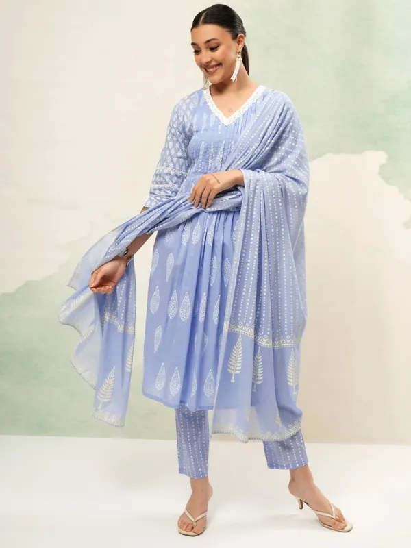 Women Kurta With Trousers & Dupatta