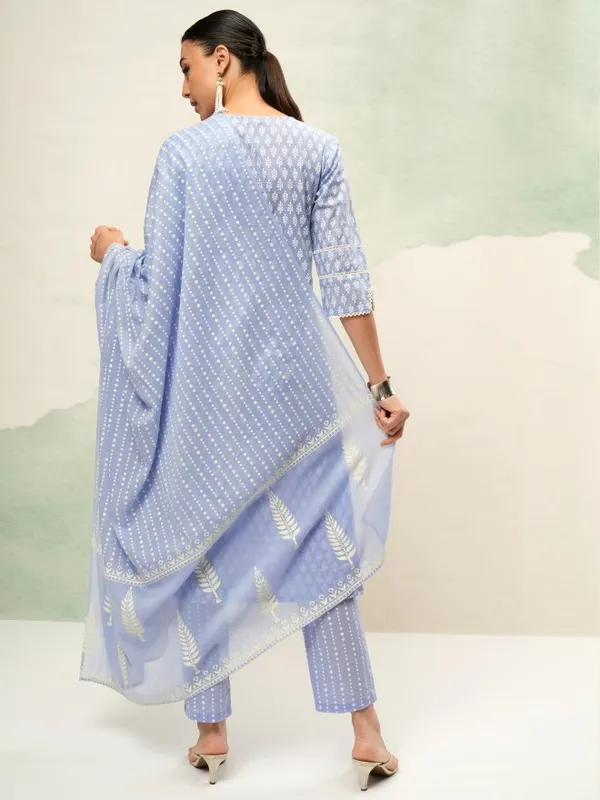 Women Kurta With Trousers & Dupatta