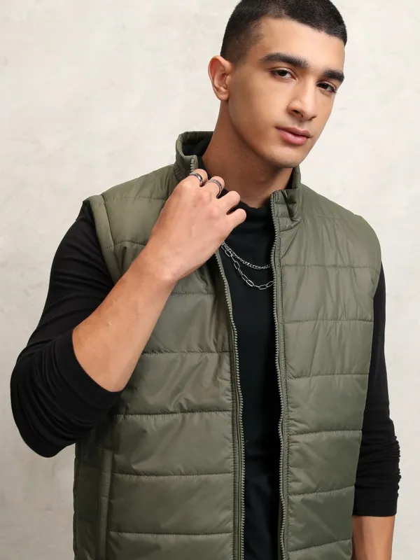 Men Solid Puffer Jacket