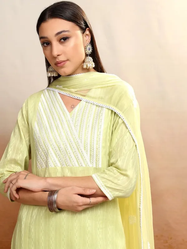 Vishudh Women Green Kurta With Trousers And Dupatta