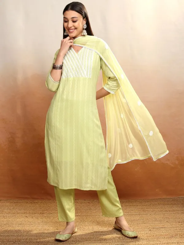 Vishudh Women Green Kurta With Trousers And Dupatta