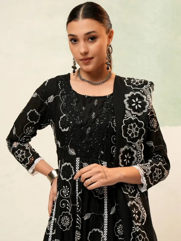 Vishudh Women Black Embroidered Kurta With Trousers And Dupatta
