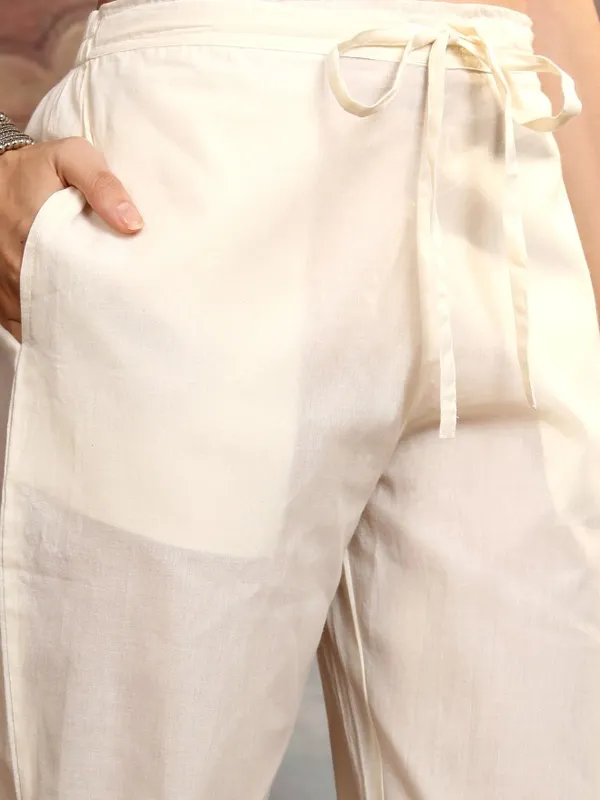 Women Kurta With Trousers