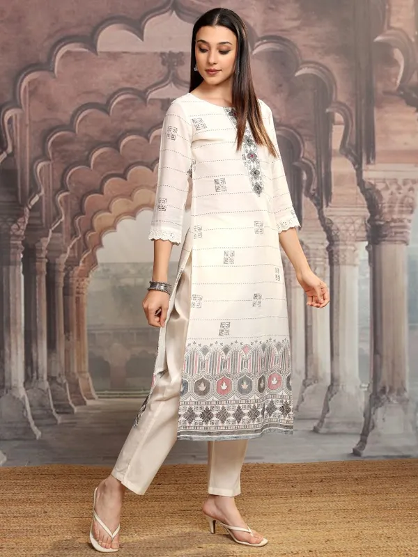 Vishudh Women Off White Printed Kurta With Trousers
