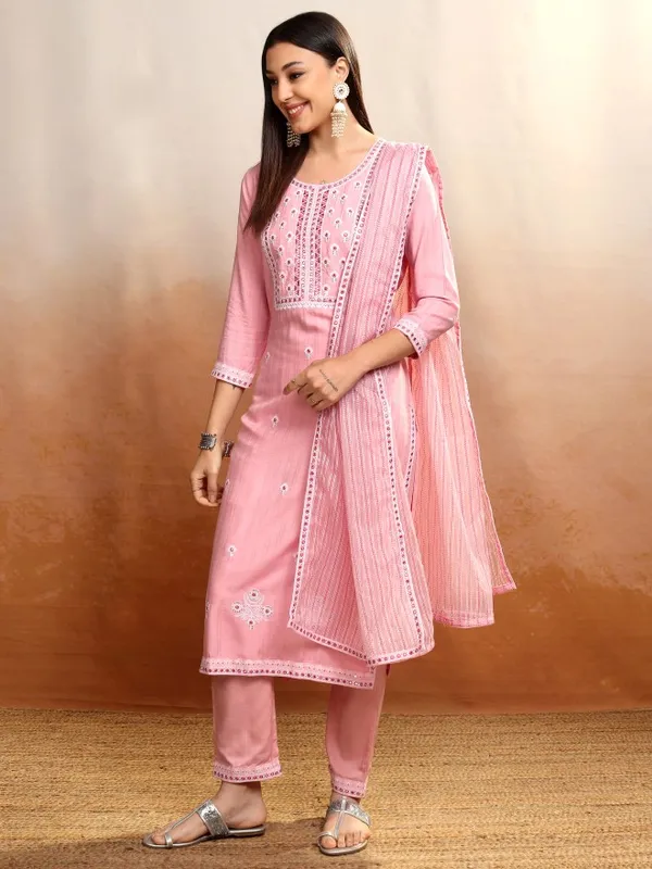 Vishudh Women Pink Kurta With Trousers And Dupatta